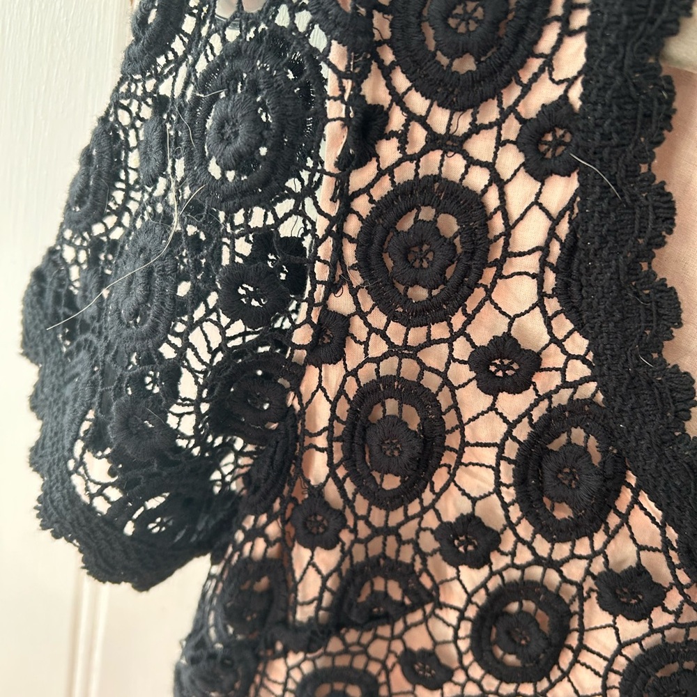 NWT FRENCH CONNECTION Black Lace Circle Pattern Mini Dress w/Full Pink Lining - Picture 5 of 12